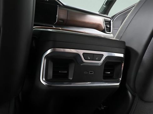 Used 2024 GMC Sierra 3500 Denali Ultimate AWD/4WD image 26