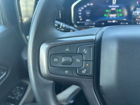 Used 2024 Chevrolet Silverado 2500 ZR2 w/ Technology Package image 36