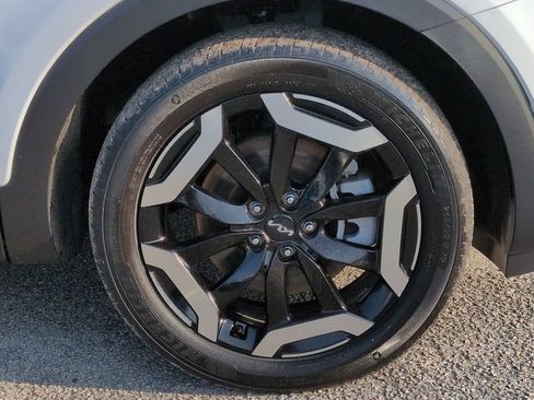 Used 2024 Kia Telluride EX AWD/4WD image 11