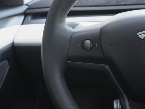Used 2023 Tesla Model 3 Standard Range RWD image 16