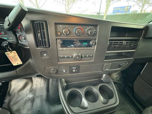 Used 2024 GMC Savana 2500 w/ Driver Convenience Package image 18