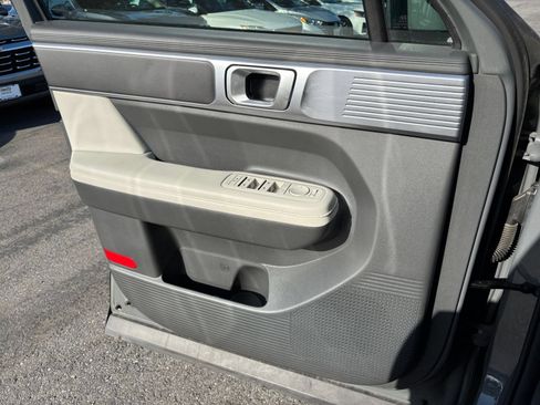 Used 2025 Hyundai Santa Fe SEL FWD image 18