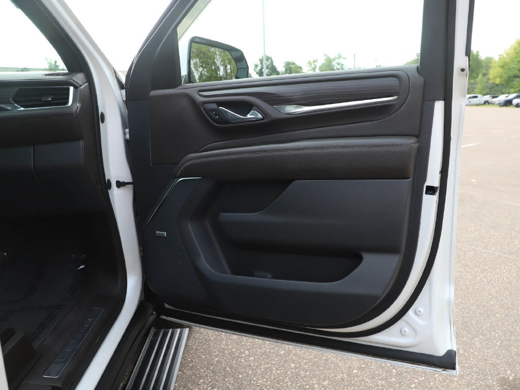 Used 2023 GMC Yukon Denali w/ Denali Reserve Package AWD/4WD image 9
