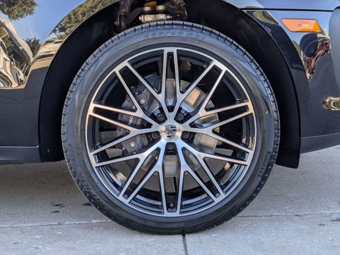 Certified 2026 Porsche Macan AWD/4WD image 29