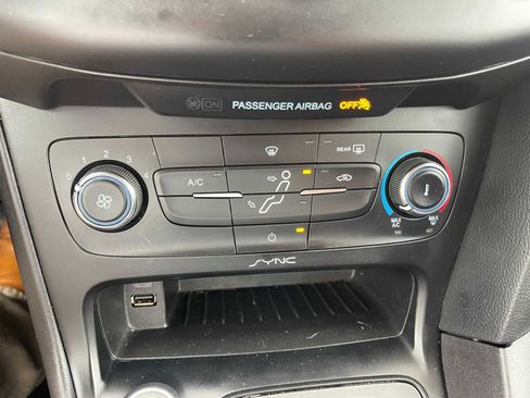 Used 2016 Ford Focus SE image 20