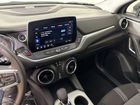 Used 2025 Chevrolet Blazer LT image 27