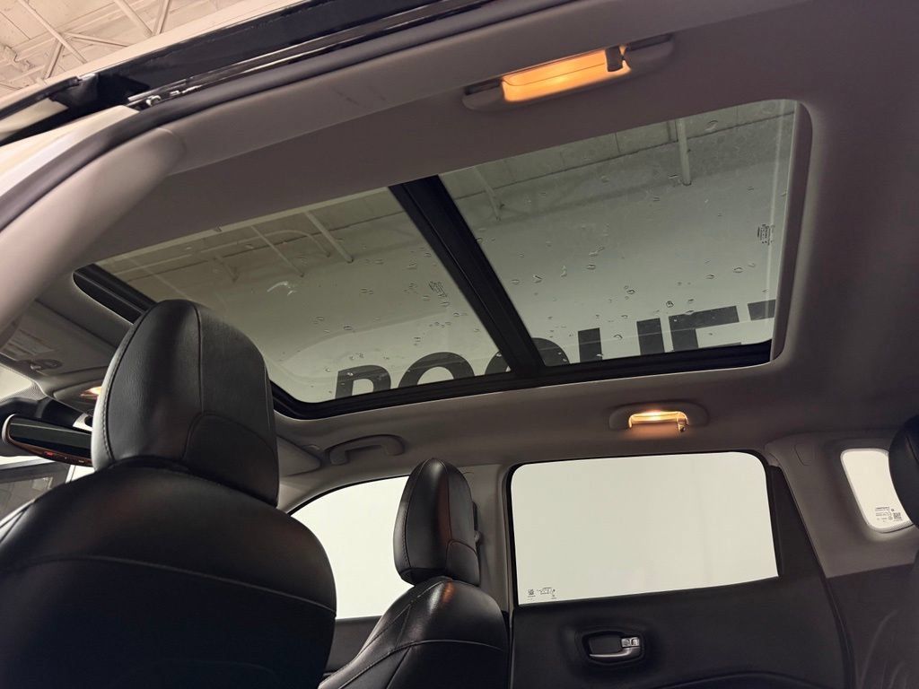 Used 2019 Jeep Compass Limited w/ Advanced Safety Group AWD/4WD image 14