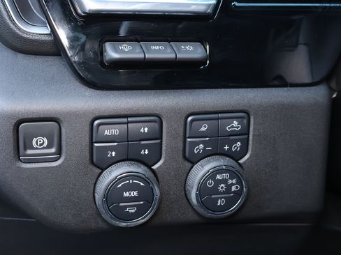 Used 2025 Chevrolet Silverado 1500 LTZ image 14