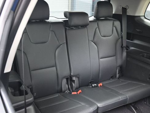 Used 2025 Kia Telluride EX w/ EX Captain's Chair Package FWD image 38
