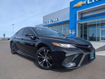 Used 2020 Toyota Camry SE w/ Cold Weather Package