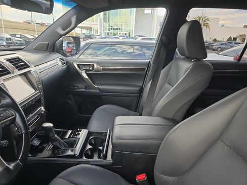 Used 2021 Lexus GX 460 Premium image 4