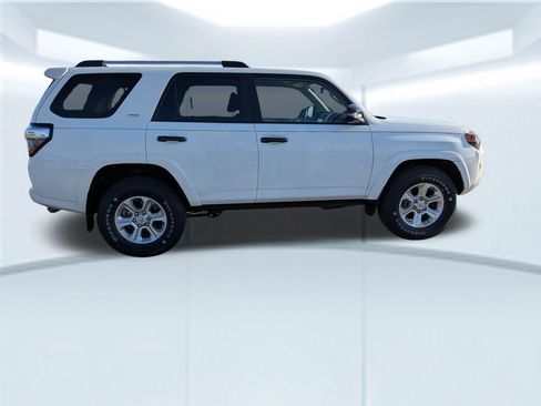 Used 2022 Toyota 4Runner SR5 Premium image 7