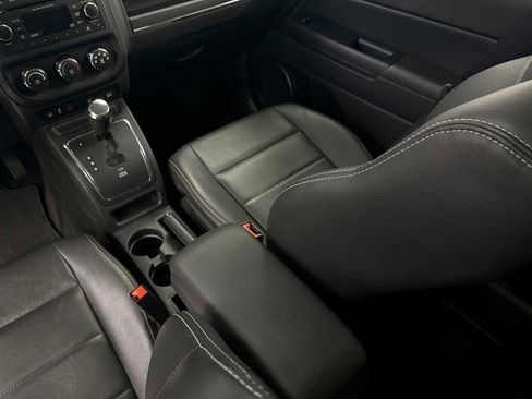 Used 2016 Jeep Patriot High Altitude FWD image 20