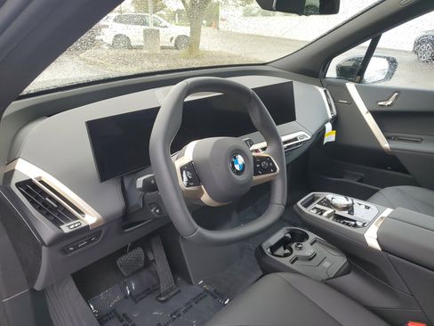 New 2026 BMW iX xDrive45 AWD/4WD image 8