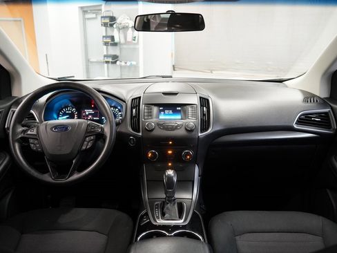 Used 2015 Ford Edge SE image 18