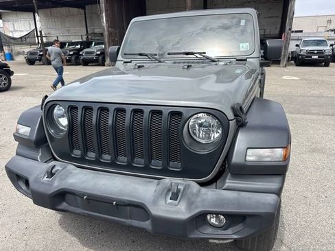 Used 2022 Jeep Wrangler Unlimited Sport AWD/4WD image 2
