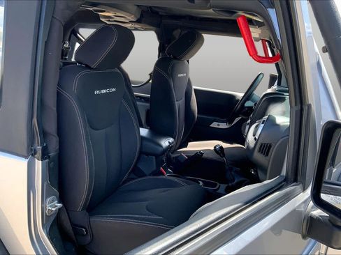 Used 2013 Jeep Wrangler Rubicon w/ PWR Convenience Group AWD/4WD image 8