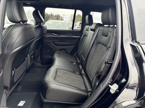 New 2026 Jeep Grand Cherokee Altitude AWD/4WD image 14