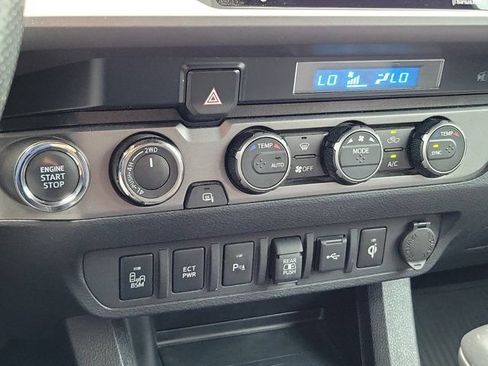 Used 2023 Toyota Tacoma TRD Off-Road w/ Advanced Technology Package AWD/4WD image 29