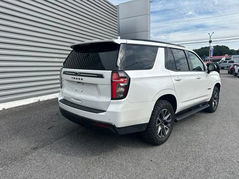 Used 2022 Chevrolet Tahoe Z71 w/ Luxury Package AWD/4WD image 5