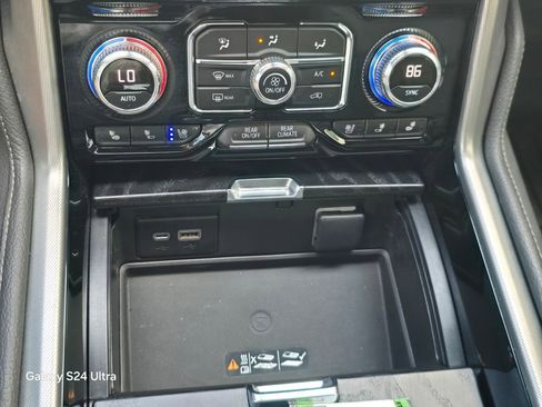 Used 2022 GMC Yukon Denali image 30