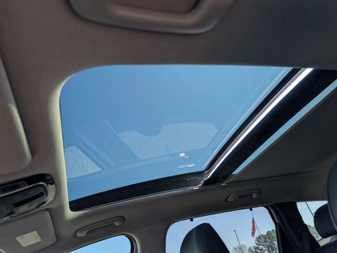 Used 2022 Hyundai Santa Fe Limited image 17