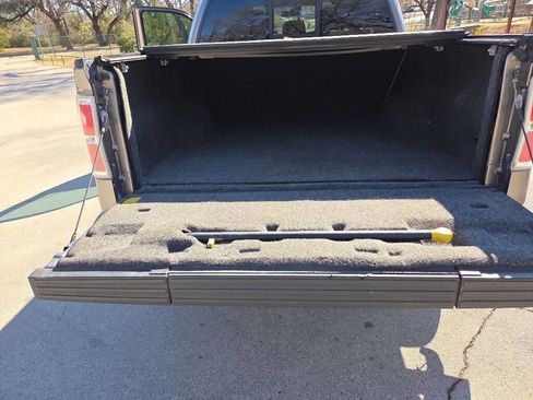 Used 2014 Ford F150 Platinum image 25