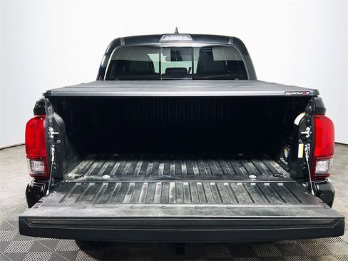 Certified 2019 Toyota Tacoma TRD Off-Road image 23