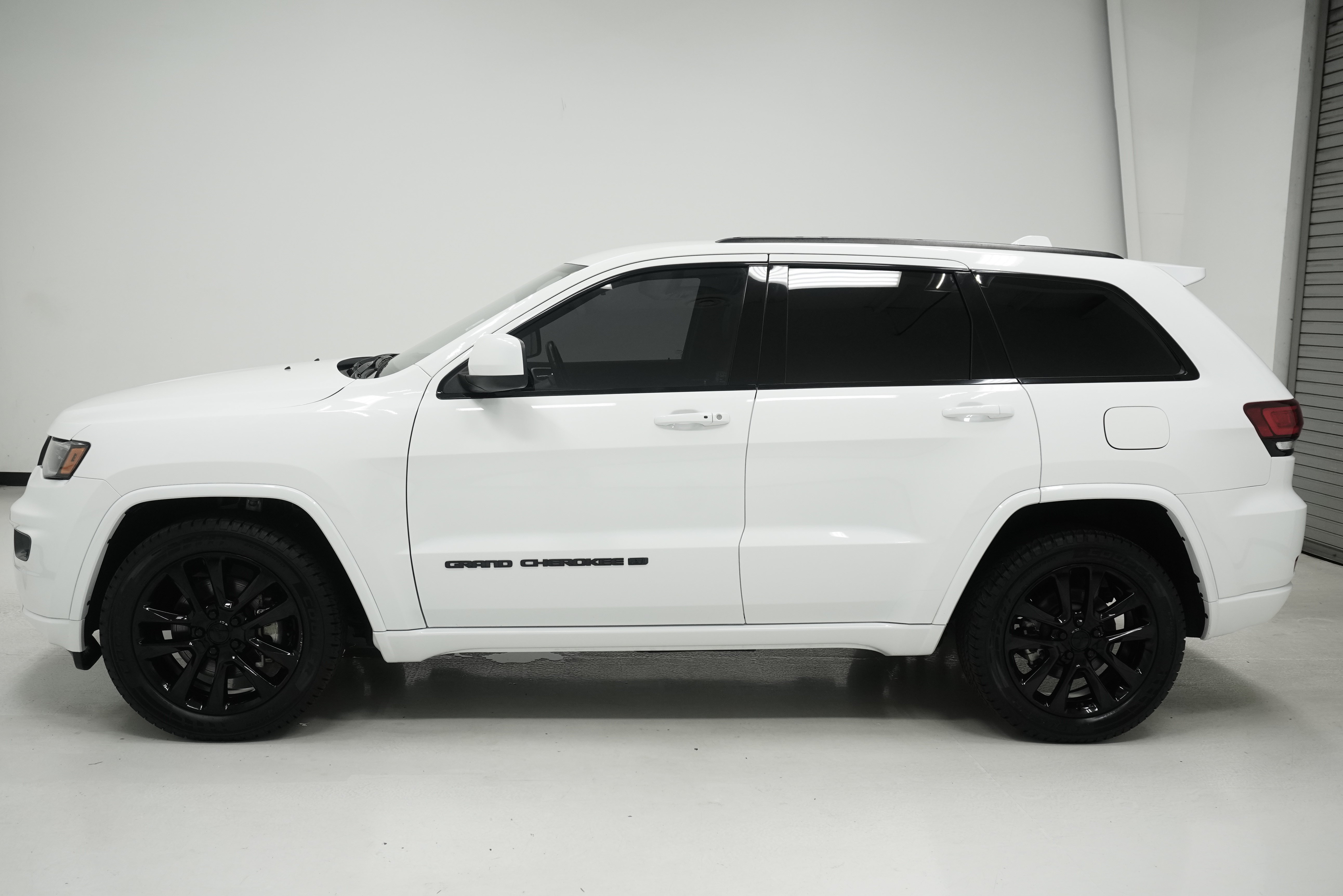 Used 2022 Jeep Grand Cherokee Laredo X RWD image 7