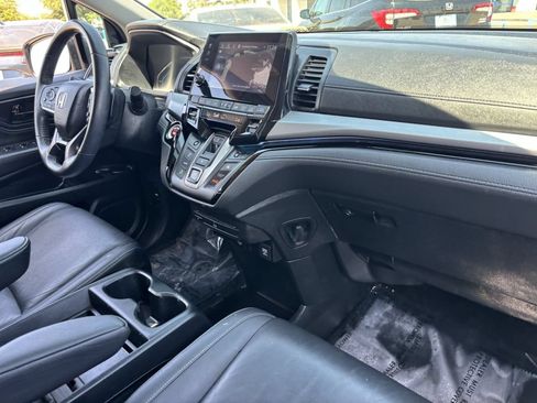 Certified 2024 Honda Odyssey Touring image 10