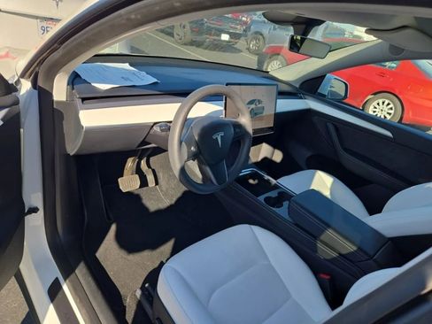 Used 2024 Tesla Model Y Long Range image 2