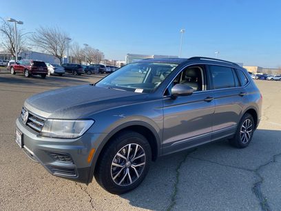 Used 2020 Volkswagen Tiguan SE w/ Panoramic Sunroof Package