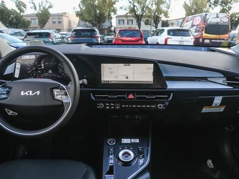 New 2026 Kia Niro Wind FWD image 5