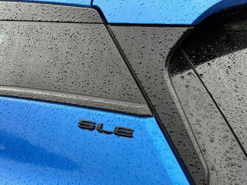 Used 2024 GMC Terrain SLE w/ Driver Convenience Package image 5