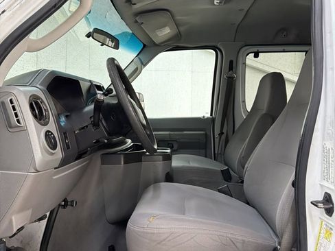 Used 2011 Ford E-350 and Econoline 350 XL w/ PWR Windows & Locks Group image 18