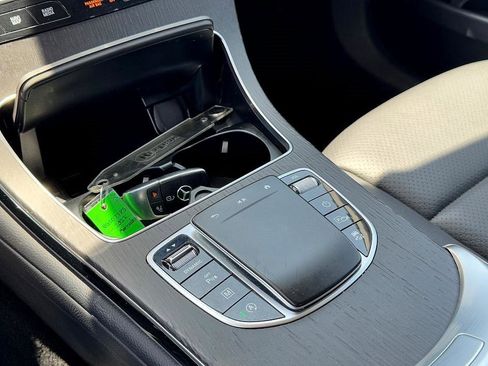 Used 2022 Mercedes-Benz GLC 300 image 28