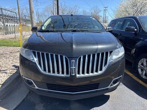 Used 2013 Lincoln MKX AWD image 3