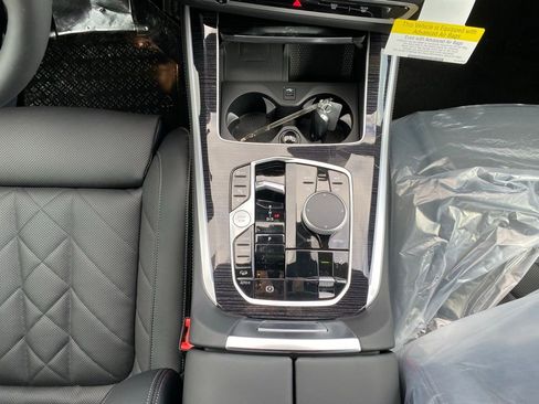 New 2026 BMW X5 xDrive50e w/ M Sport Package image 10