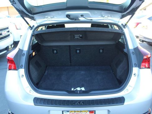Used 2018 Toyota Corolla iM w/ Carpet Mat Package (TMS) FWD image 29