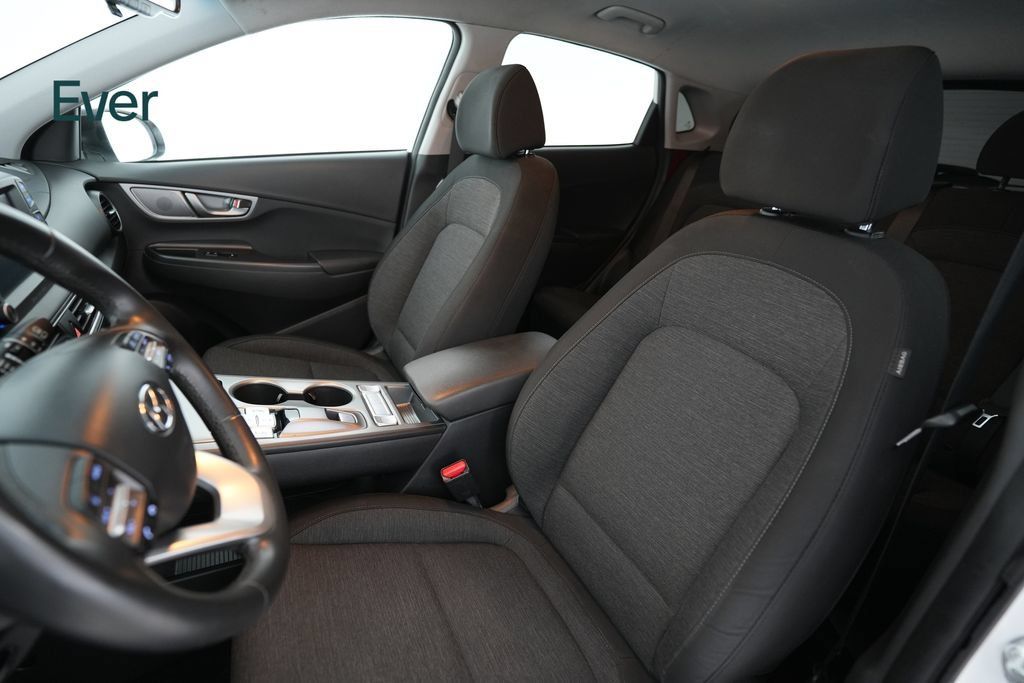 Used 2021 Hyundai Kona SEL FWD image 4