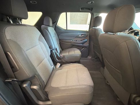Used 2023 Chevrolet Traverse LT FWD image 33