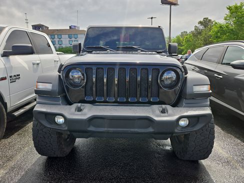Used 2019 Jeep Wrangler Unlimited Sport S AWD/4WD image 2
