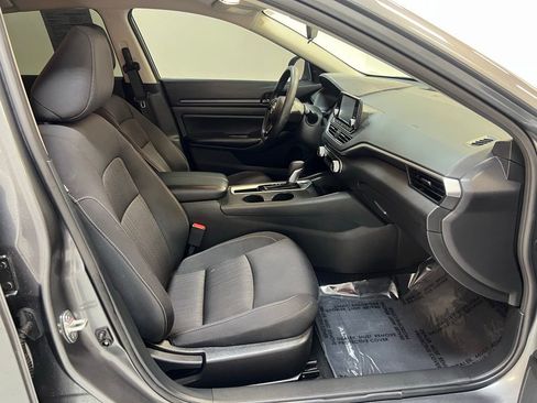 Used 2024 Nissan Altima 2.5 S image 29