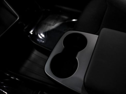Used 2026 Tesla Model Y 2WD image 24