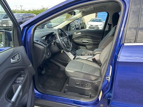 Used 2016 Ford Escape SE w/ Equipment Group 201A AWD/4WD image 9