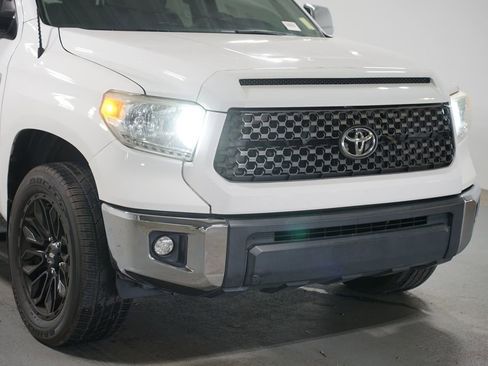 Used 2016 Toyota Tundra SR5 w/ SR5 Upgrade Package RWD image 4