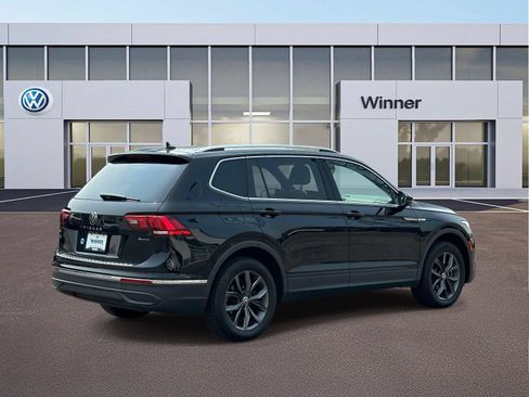 Used 2023 Volkswagen Tiguan SE w/ Panoramic Sunroof Package AWD/4WD image 5