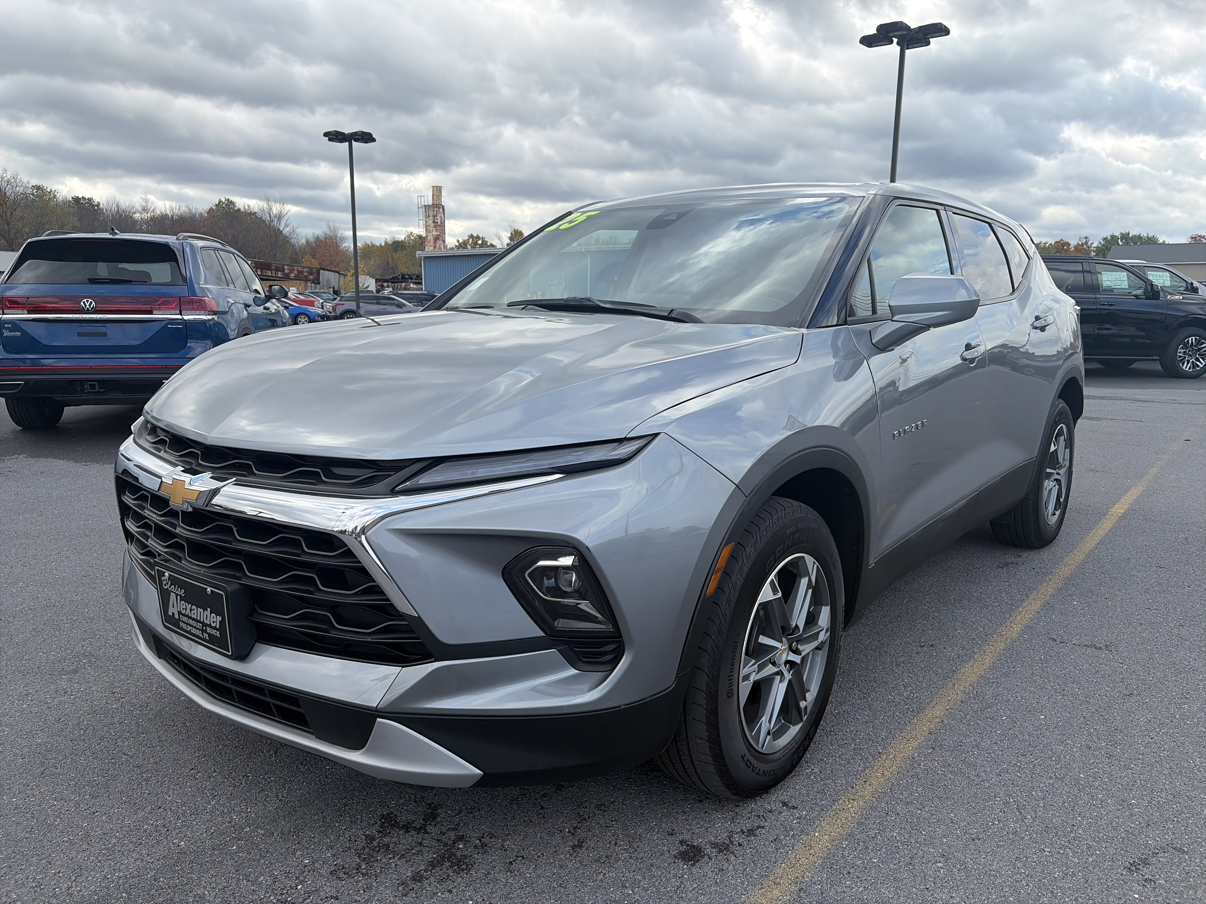 Used 2025 Chevrolet Blazer LT AWD/4WD image 2