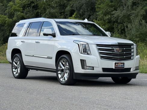 Used 2019 Cadillac Escalade Platinum AWD/4WD image 7