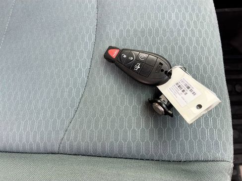 Used 2019 RAM 1500 Classic SLT image 33